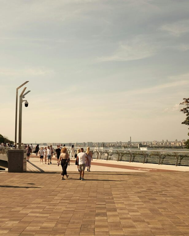 Beginner Guide to Mindful Walking: Steps to Calm and Clarity